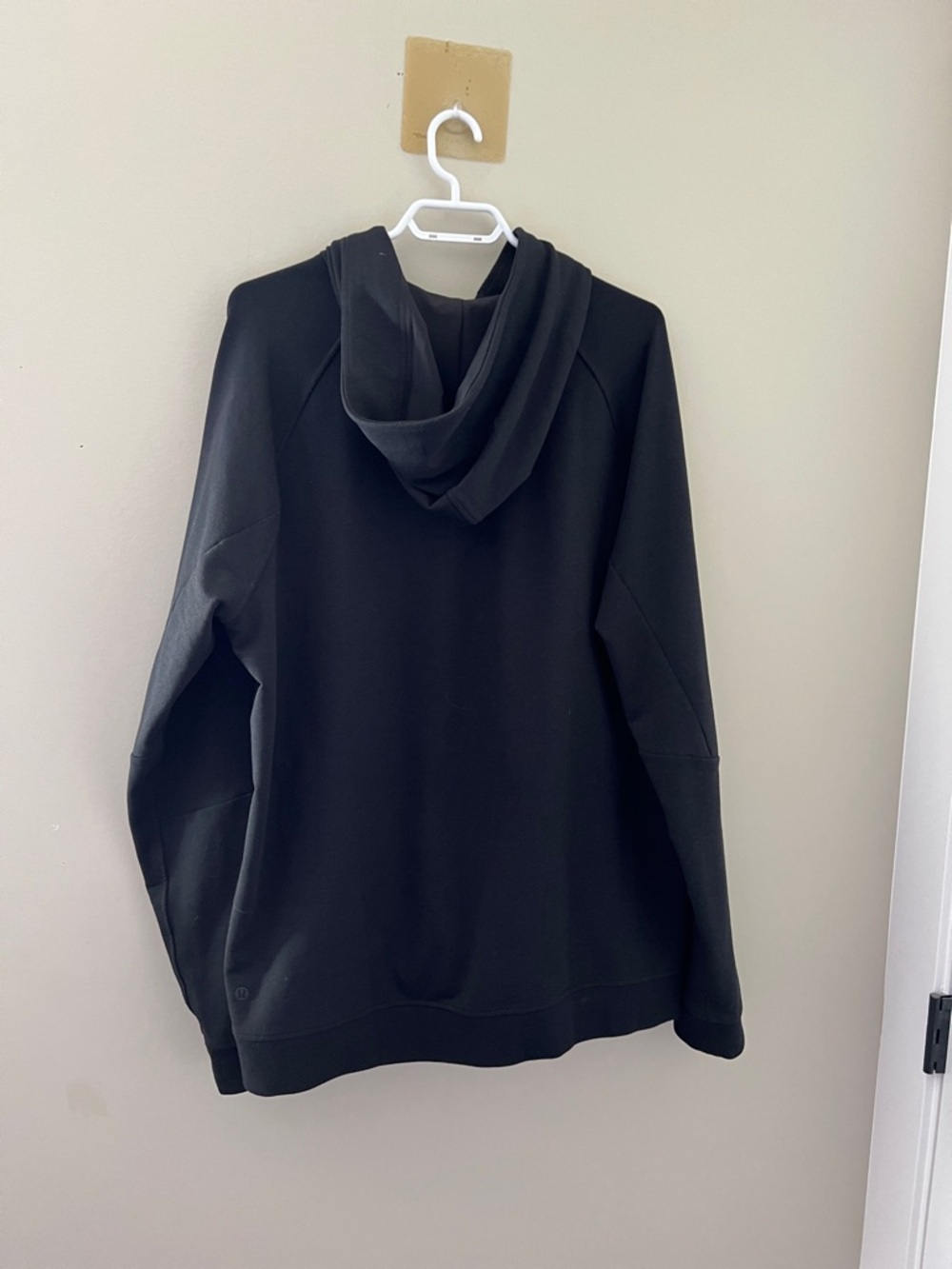 Lululemon Vancouver Canucks Black Pullover Hoodie XL - Picture 2 of 5